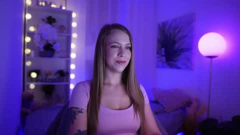 Snapshot of cindy_grey_ chatting on September 21, 6:34 pm Cintybaby online show from September 21, 6:34 pm
