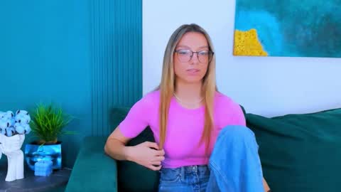 cindymori online show from October 10, 4:24 pm