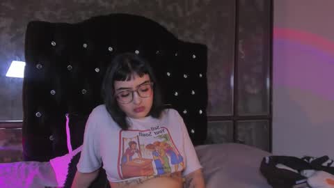 Cintya online show from December 3, 6:30 pm