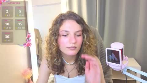Snapshot of cipherella chatting on September 24, 6:42 am Jennie online show from September 24, 6:42 am
