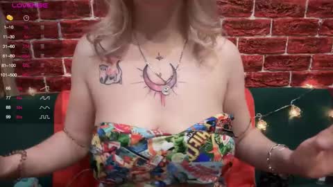 citrusblissss online show from December 15, 2:40 am