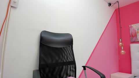 Snapshot of claire_aristizabal chatting on February 26, 3:57 am claire aristizabal online show from February 26, 3:57 am