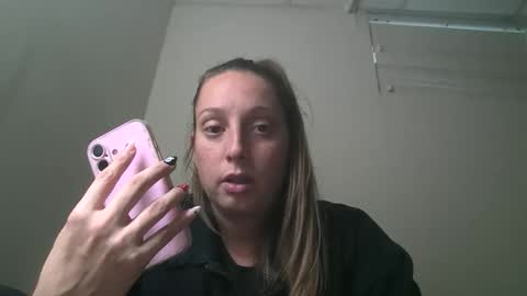 Snapshot of clairebearx3 chatting on October 22, 6:53 pm clairebearx3 online show from October 22, 6:53 pm