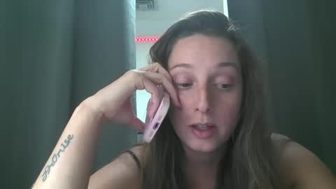 Snapshot of clairebearx3 chatting on October 24, 5:36 pm clairebearx3 online show from October 24, 5:36 pm