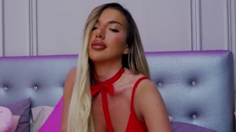 Snapshot of clarahazell chatting on February 17, 4:31 am ClaraHazel online show from February 17, 4:31 am
