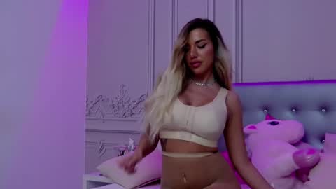 Snapshot of clarahazell chatting on March 7, 11:18 am ClaraHazel online show from March 7, 11:18 am