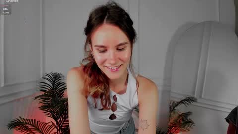 Snapshot of clare_ff chatting on September 18, 1:37 pm Claire online show from September 18, 1:37 pm