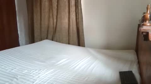 Snapshot of classyhornybabe chatting on October 17, 10:19 am Angel online show from October 17, 10:19 am