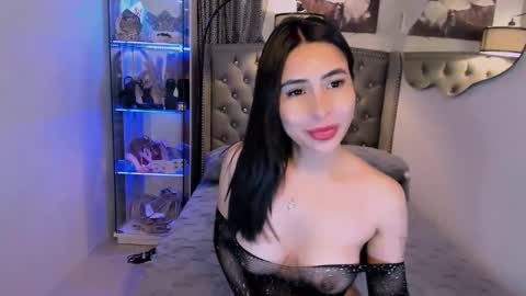 Snapshot of claudia_empress chatting on October 1, 10:52 pm Naughty Claudia online show from October 1, 10:52 pm