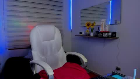 Clawdeen online show from April 11, 7:56 am