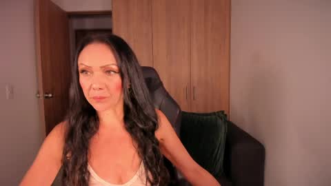 Cleo online show from April 3, 4:52 am