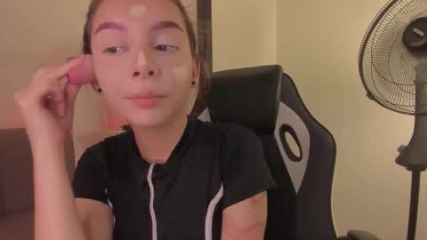 cleowhite_ online show from February 12, 9:18 pm