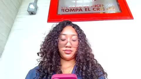 Snapshot of clitia_xx chatting on September 12, 7:05 pm Clitia online show from September 12, 7:05 pm