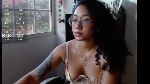 Snapshot of clitia_xx chatting on October 28, 9:49 pm Clitia online show from October 28, 9:49 pm