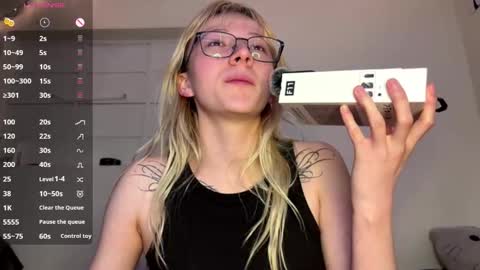  CLOE  online show from October 22, 1:42 am