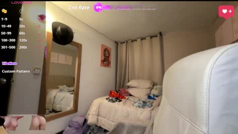 Snapshot of cloe_small08 chatting on October 7, 3:46 am cloe small online show from October 7, 3:46 am