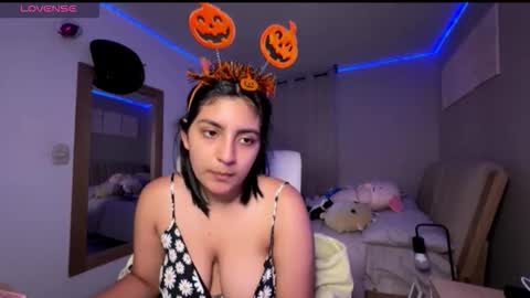 Snapshot of cloe_small08 chatting on October 21, 1:00 am cloe small online show from October 21, 1:00 am