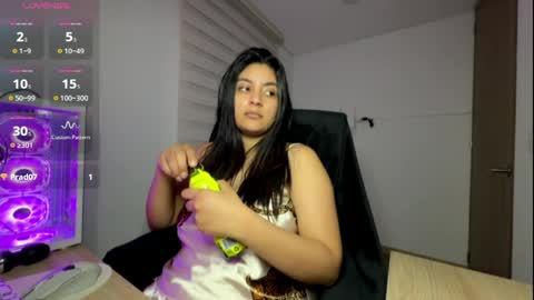 cloe small online show from March 25, 5:58 am