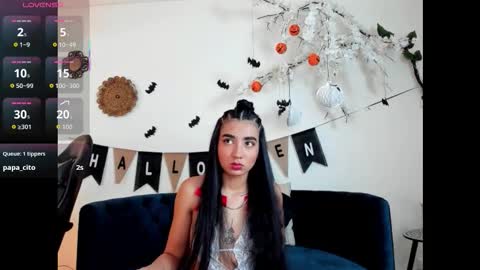 Snapshot of cloe_taylor__ chatting on October 10, 3:23 am CLOE online show from October 10, 3:23 am