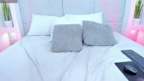 Cloe Harp  online show from October 17, 1:59 pm