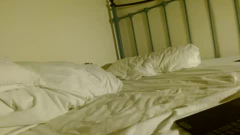 cloudylemonade22 online show from February 5, 7:12 am