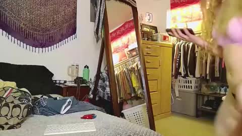 Clover online show from April 3, 12:50 am