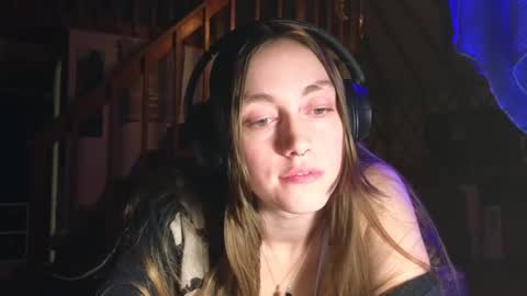 Snapshot of clover_tully chatting on January 14, 5:51 am Clover online show from January 14, 5:51 am