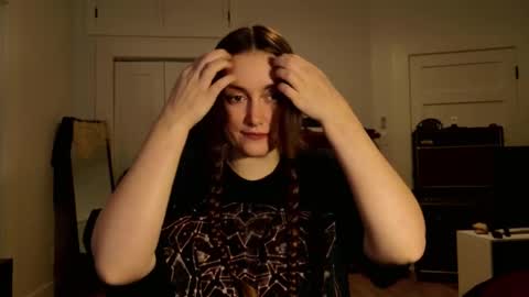 Clover online show from December 16, 3:24 am