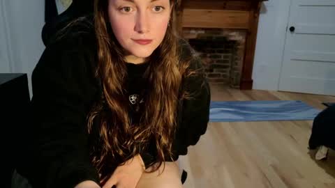 Snapshot of clover_tully chatting on September 27, 8:12 am Clover online show from September 27, 8:12 am