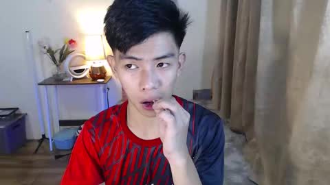 clyde_twinkx online show from February 5, 10:19 am