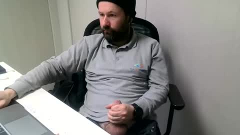 Snapshot of cmp_brandon chatting on February 25, 1:32 pm cmp_brandon online show from February 25, 1:32 pm