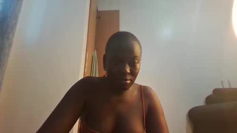 Snapshot of coco_vixen9 chatting on October 3, 11:18 am coco vixen9 online show from October 3, 11:18 am
