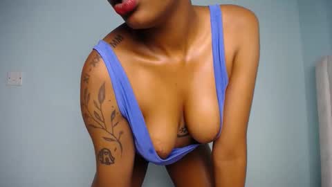 Snapshot of cocos_camera chatting on October 19, 11:20 pm Coco online show from October 19, 11:20 pm