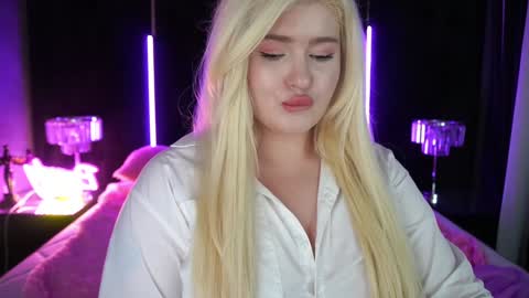 Snapshot of cocosecretss chatting on December 17, 10:44 am onlyfans amyleyy online show from December 17, 10:44 am