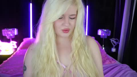 Snapshot of cocosecretss chatting on December 19, 7:51 am onlyfans amyleyy online show from December 19, 7:51 am