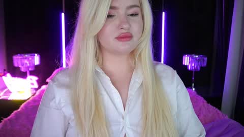 Snapshot of cocosecretss chatting on December 17, 7:39 am onlyfans amyleyy online show from December 17, 7:39 am