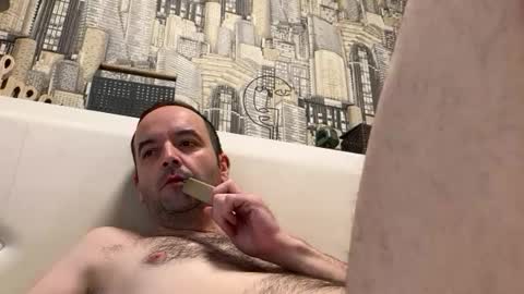 colambus83 online show from April 11, 5:12 am