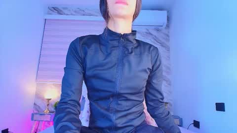 colett online show from January 9, 12:00 pm