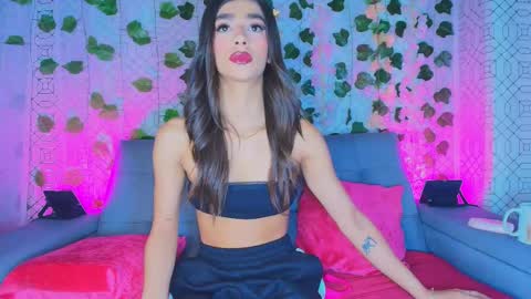 Snapshot of colett_hall chatting on September 28, 12:25 pm colett online show from September 28, 12:25 pm