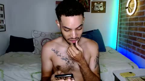 Snapshot of colinlatinbrown chatting on February 26, 12:05 pm IG online show from February 26, 12:05 pm