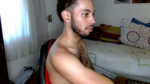 Snapshot of colinlatinbrown chatting on February 20, 8:58 pm IG online show from February 20, 8:58 pm