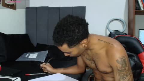 Snapshot of colinlatinbrown chatting on October 17, 12:31 pm IG online show from October 17, 12:31 pm