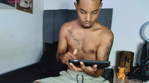 Snapshot of colinlatinbrown chatting on October 4, 11:41 am IG online show from October 4, 11:41 am
