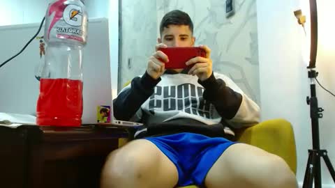 Snapshot of colombianproduction chatting on October 21, 10:46 pm Jhon online show from October 21, 10:46 pm