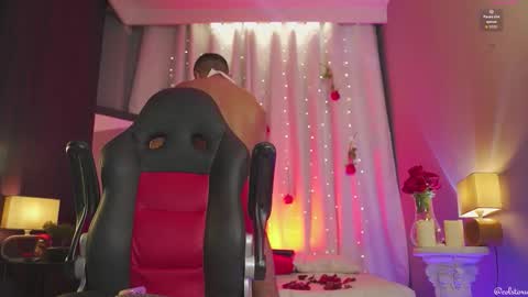 colstorw_ online show from February 14, 10:40 am