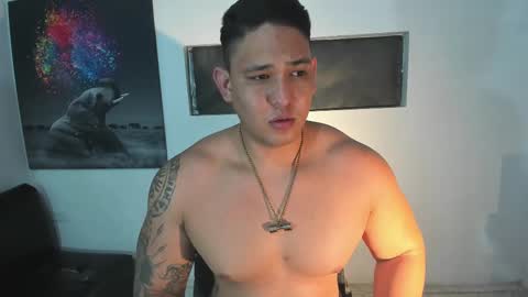 Snapshot of coltonmassif_ chatting on February 11, 12:28 am coltonmassif_ online show from February 11, 12:28 am
