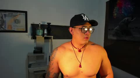 Snapshot of coltonmassif_ chatting on January 15, 9:35 am coltonmassif_ online show from January 15, 9:35 am