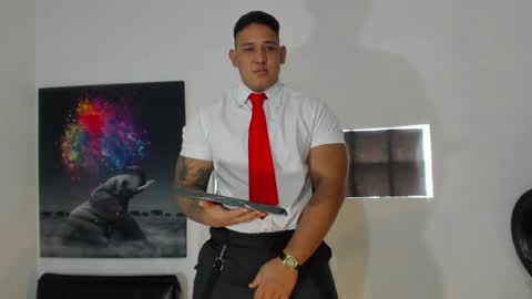 Snapshot of coltonmassif_ chatting on February 6, 4:58 pm coltonmassif_ online show from February 6, 4:58 pm