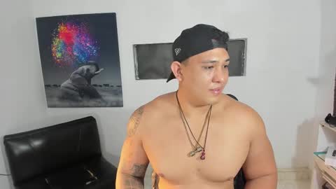 Snapshot of coltonmassif_ chatting on February 14, 12:30 am coltonmassif_ online show from February 14, 12:30 am