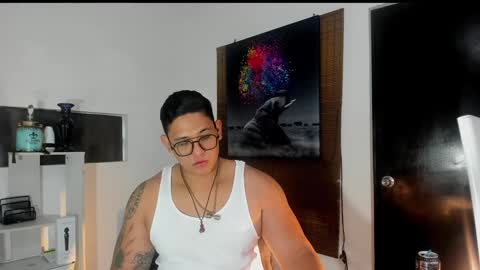Snapshot of coltonmassif_ chatting on January 25, 12:05 pm coltonmassif_ online show from January 25, 12:05 pm